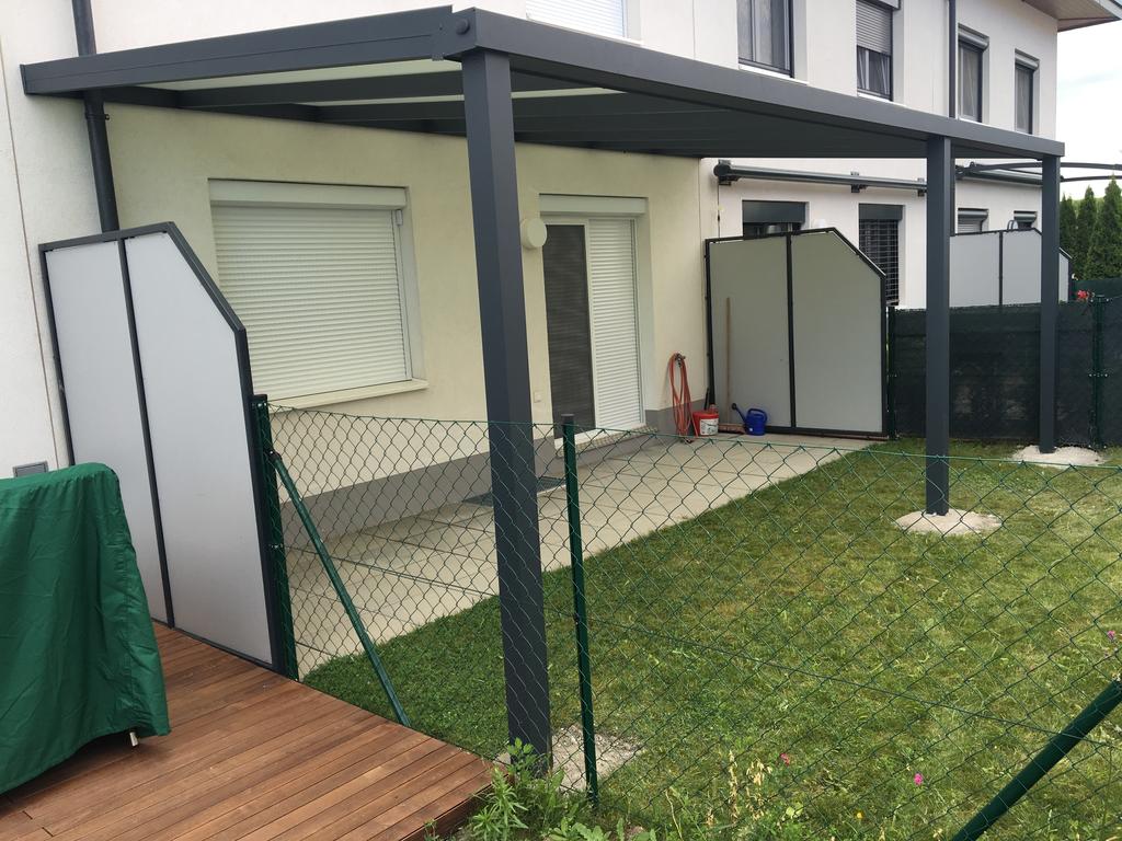 Terrassendach Anthrazit mit Heatstopeindeckung