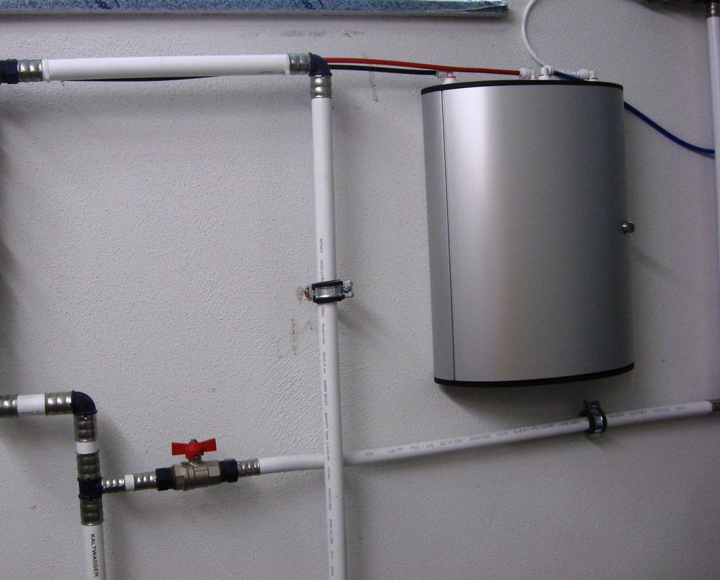 die Filteranlage kann unter bestimmten Voraussetzungen im Keller montiert werden