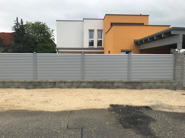 Sichtschutz Zaun Ansicht von Außen